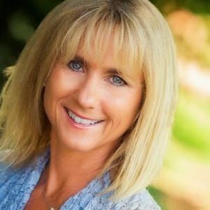 Meet your Posher, Carey